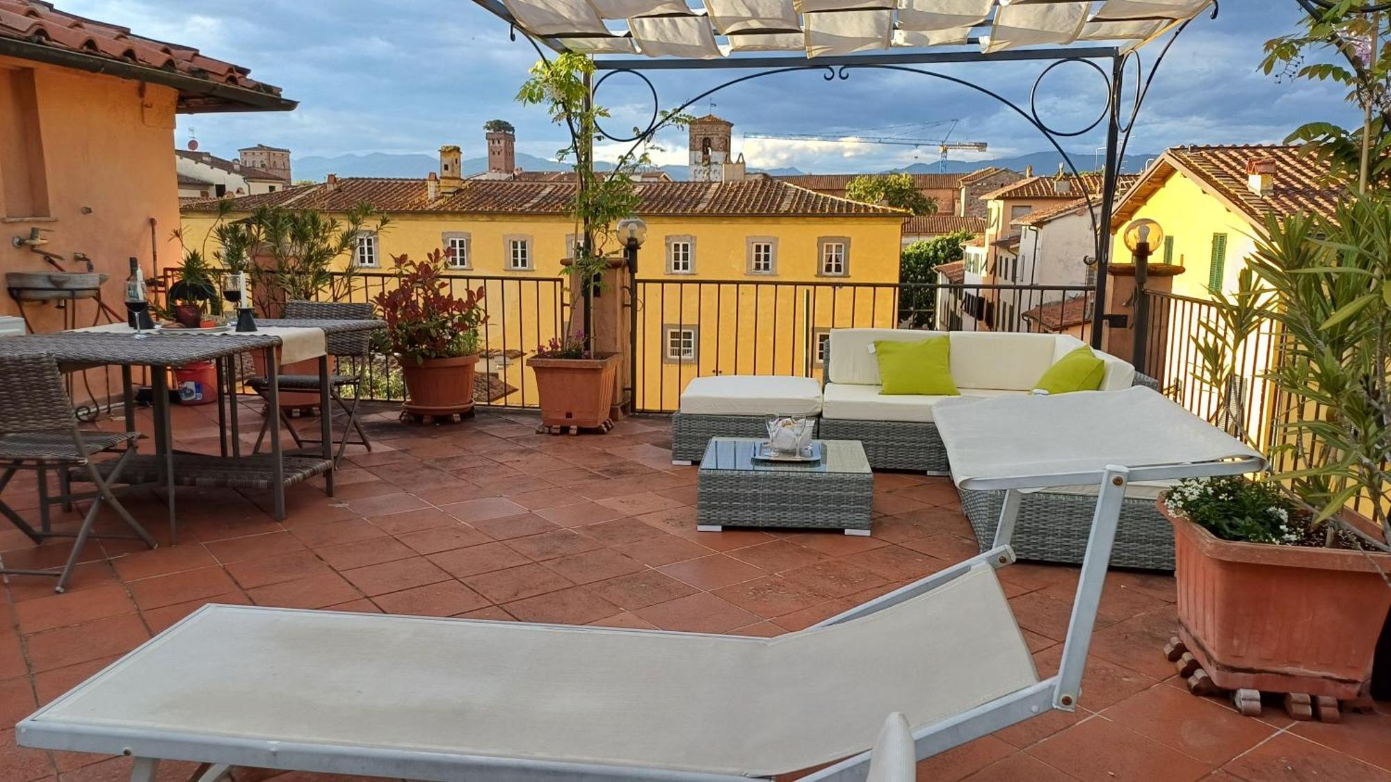 La Terrazza Fra Le Torri Apartman Lucca Kültér fotó