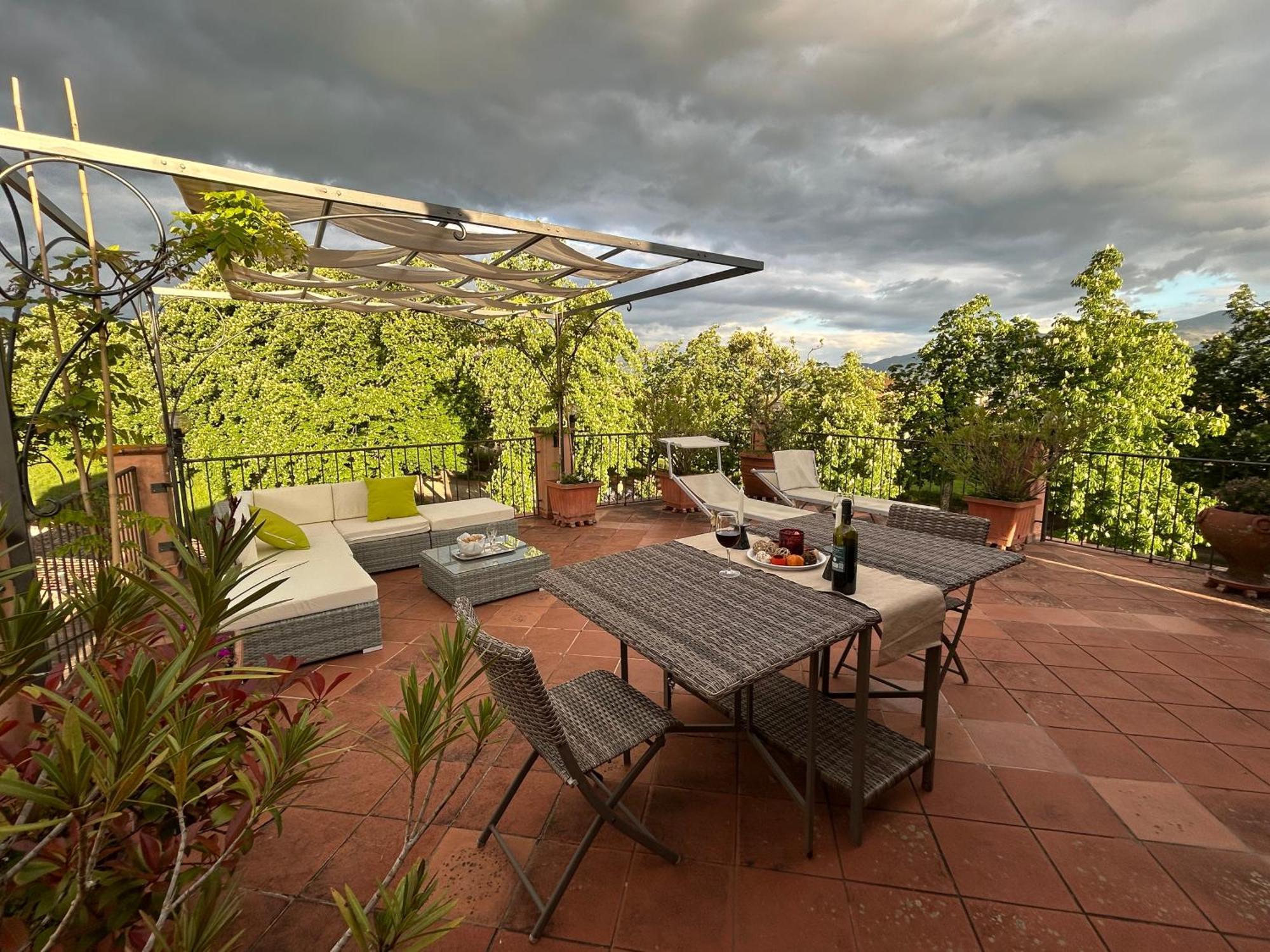 La Terrazza Fra Le Torri Apartman Lucca Kültér fotó
