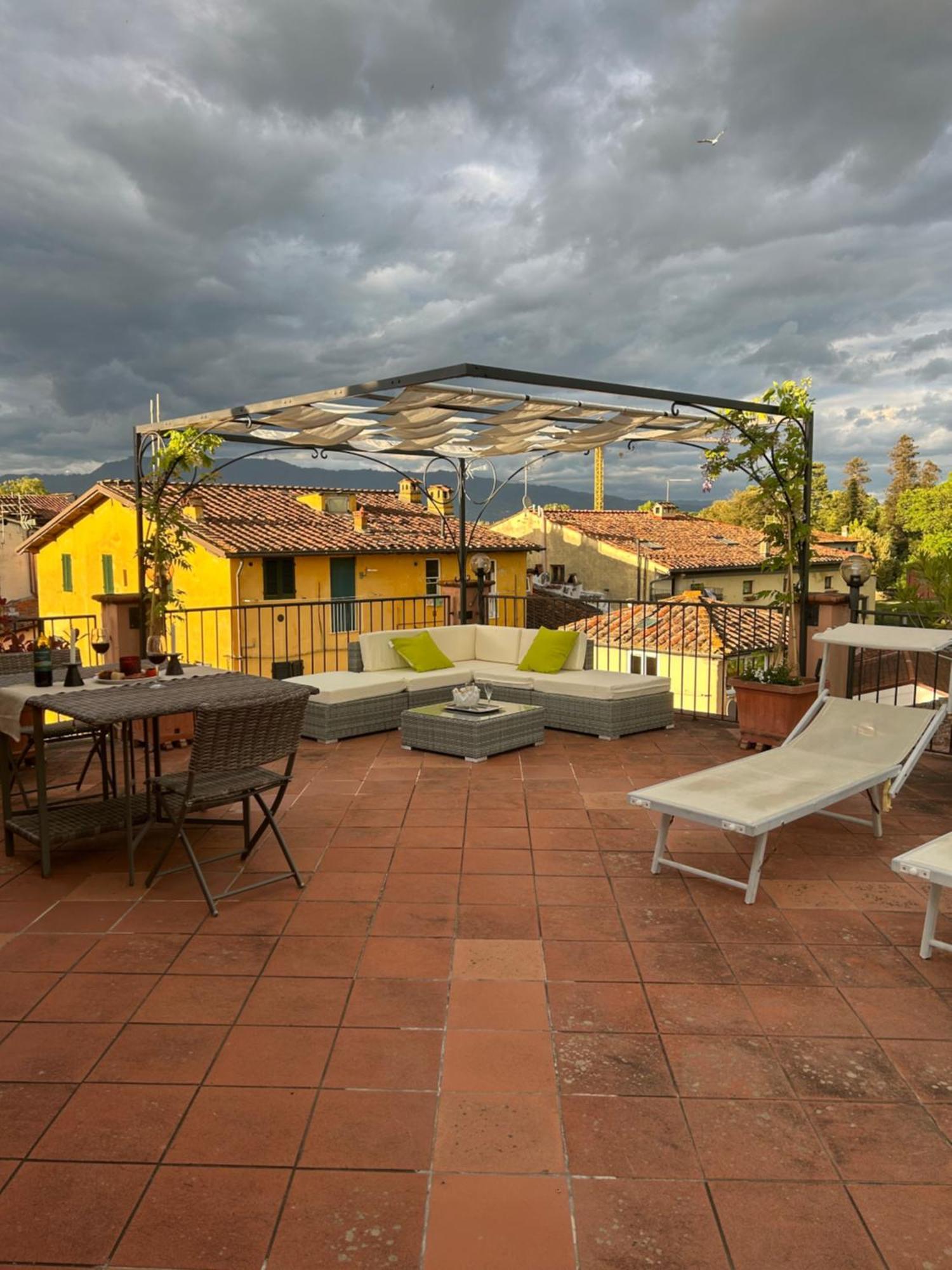 La Terrazza Fra Le Torri Apartman Lucca Kültér fotó