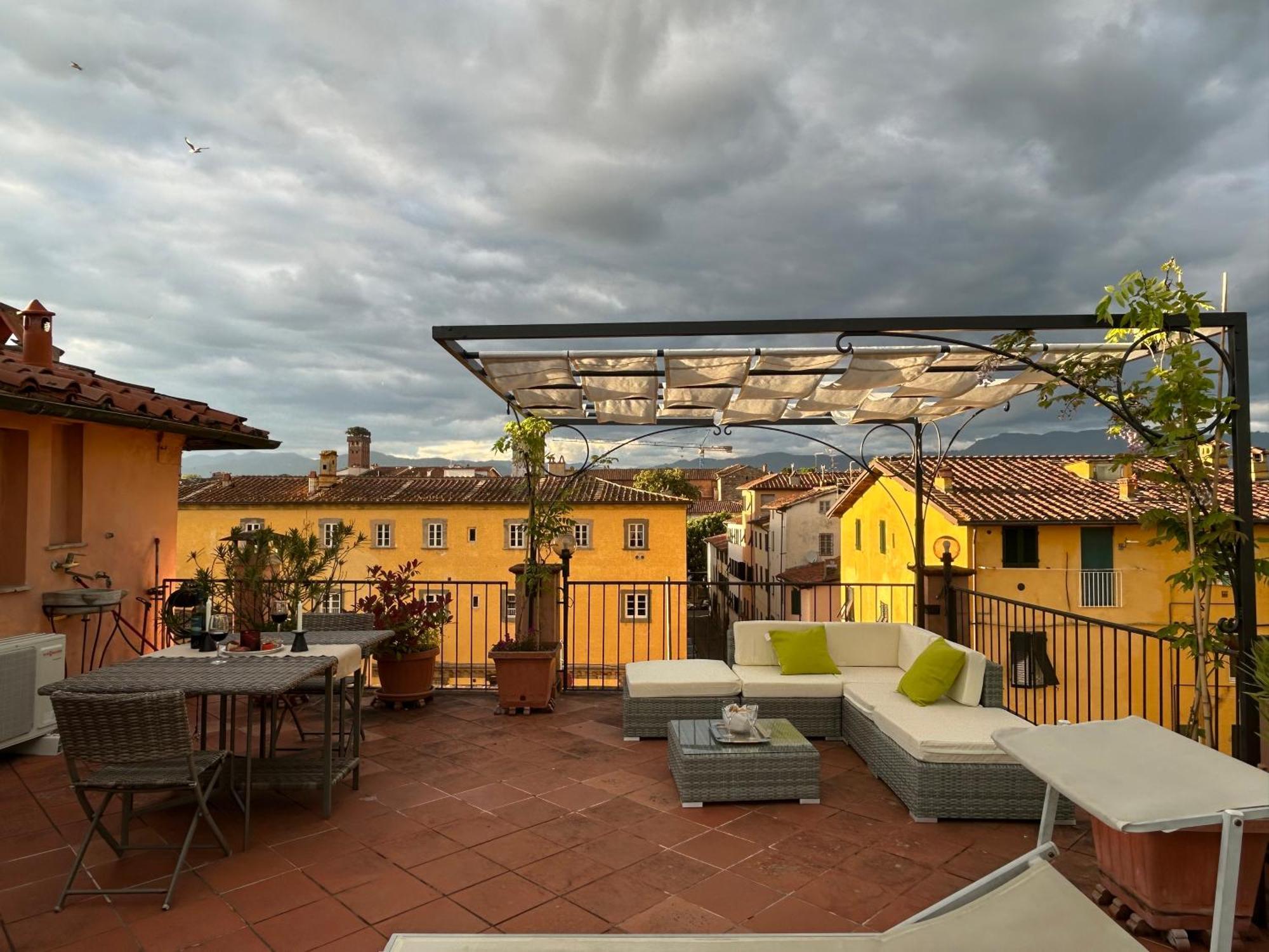 La Terrazza Fra Le Torri Apartman Lucca Kültér fotó